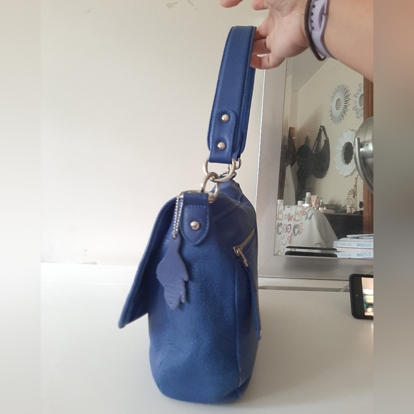 Roots Smooth Pebble Leather Hobo Bag - Picture 9 of 16